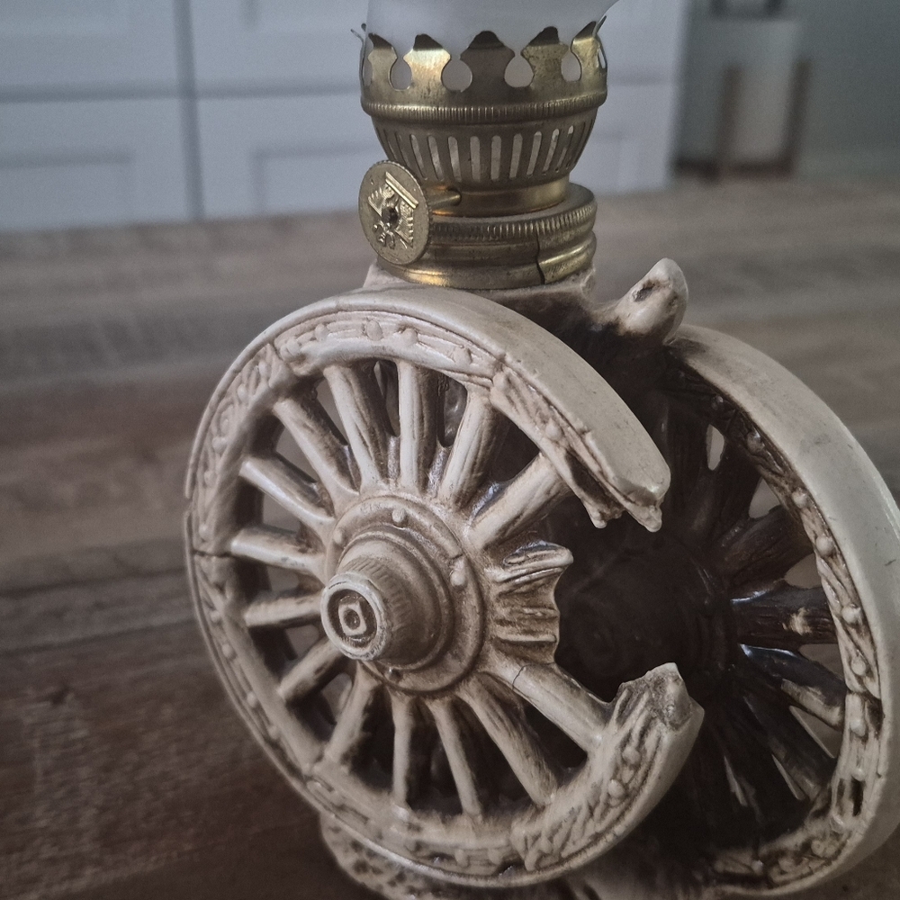 Vintage Wheel Design Oil Lamp Perfect Condition/ceramic - Picture 7 of 8